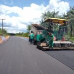 Chuvas alagam ruas e destelham casas no RS